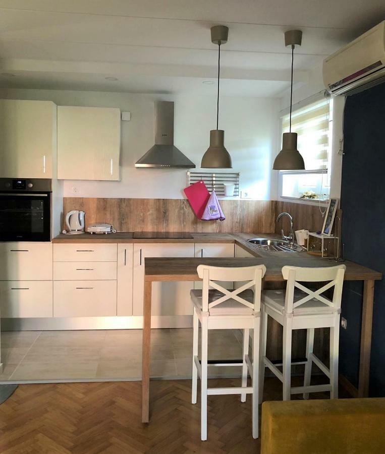 Апартаменти Apartman Gloria Малий Лошинь Екстер'єр фото